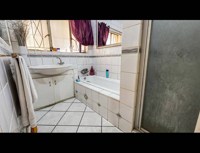 3 BEDROOM HOUSE FOR SALE IN VANDERBIJLPARK SW 1